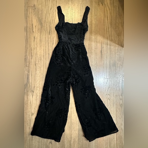 Anthropologie Noir Velvet Burnout Jumpsuit-NWOT-Size 4P - Picture 5 of 12
